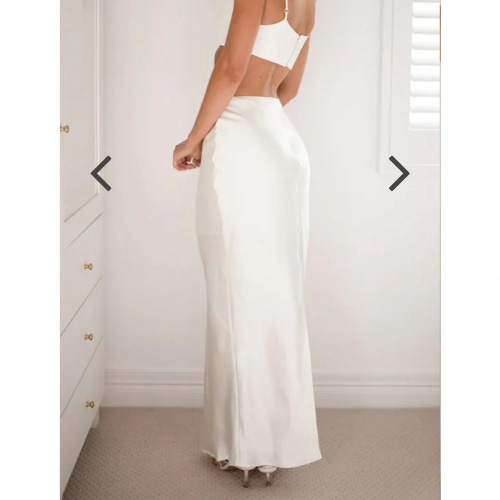 Mura Boutique Oyster Skirt - Picture 2 of 2